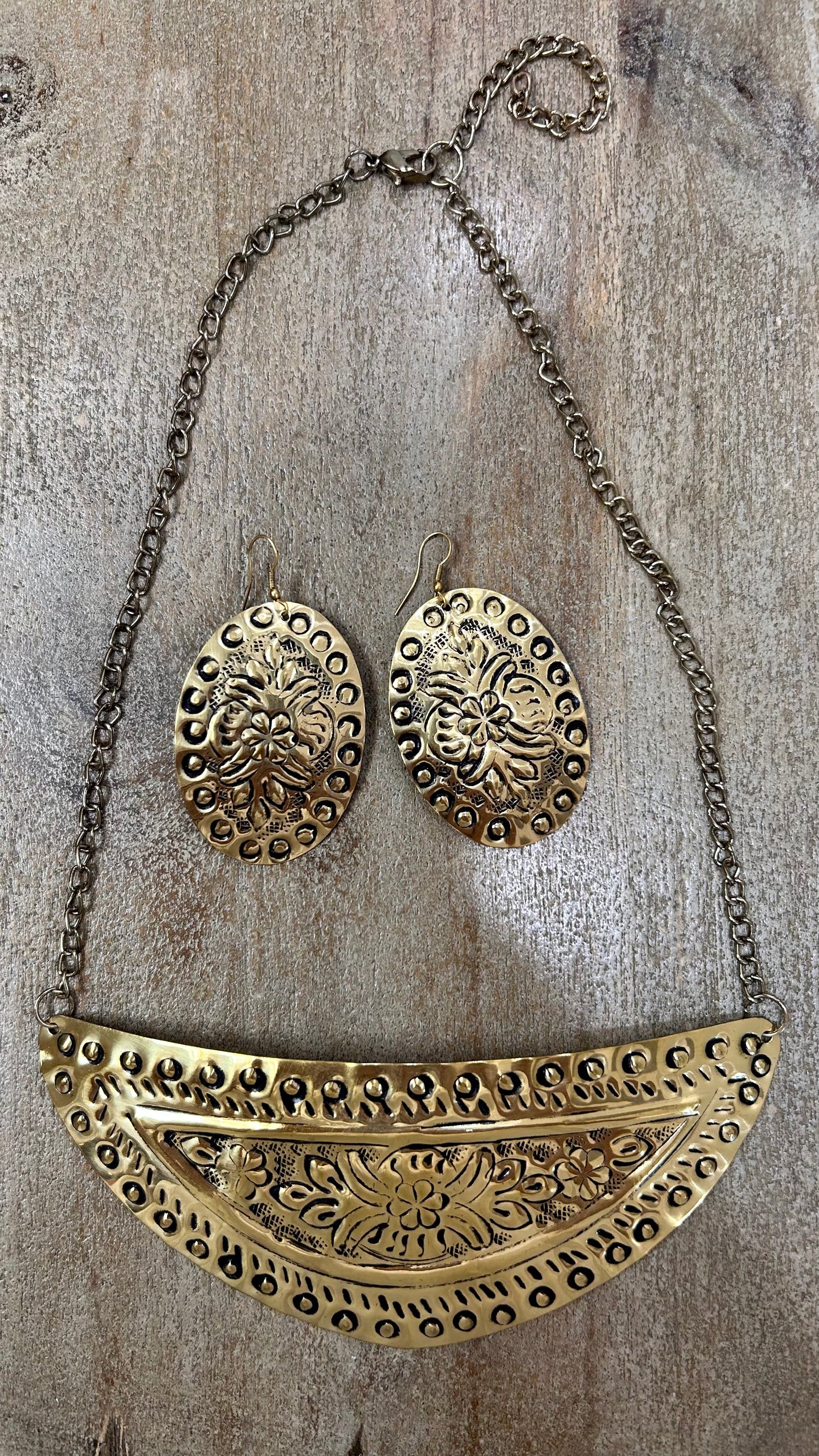 Brass Set Necklace